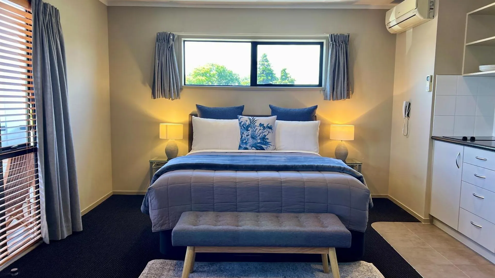 ****  Ashbrook Motel Taupo New Zealand